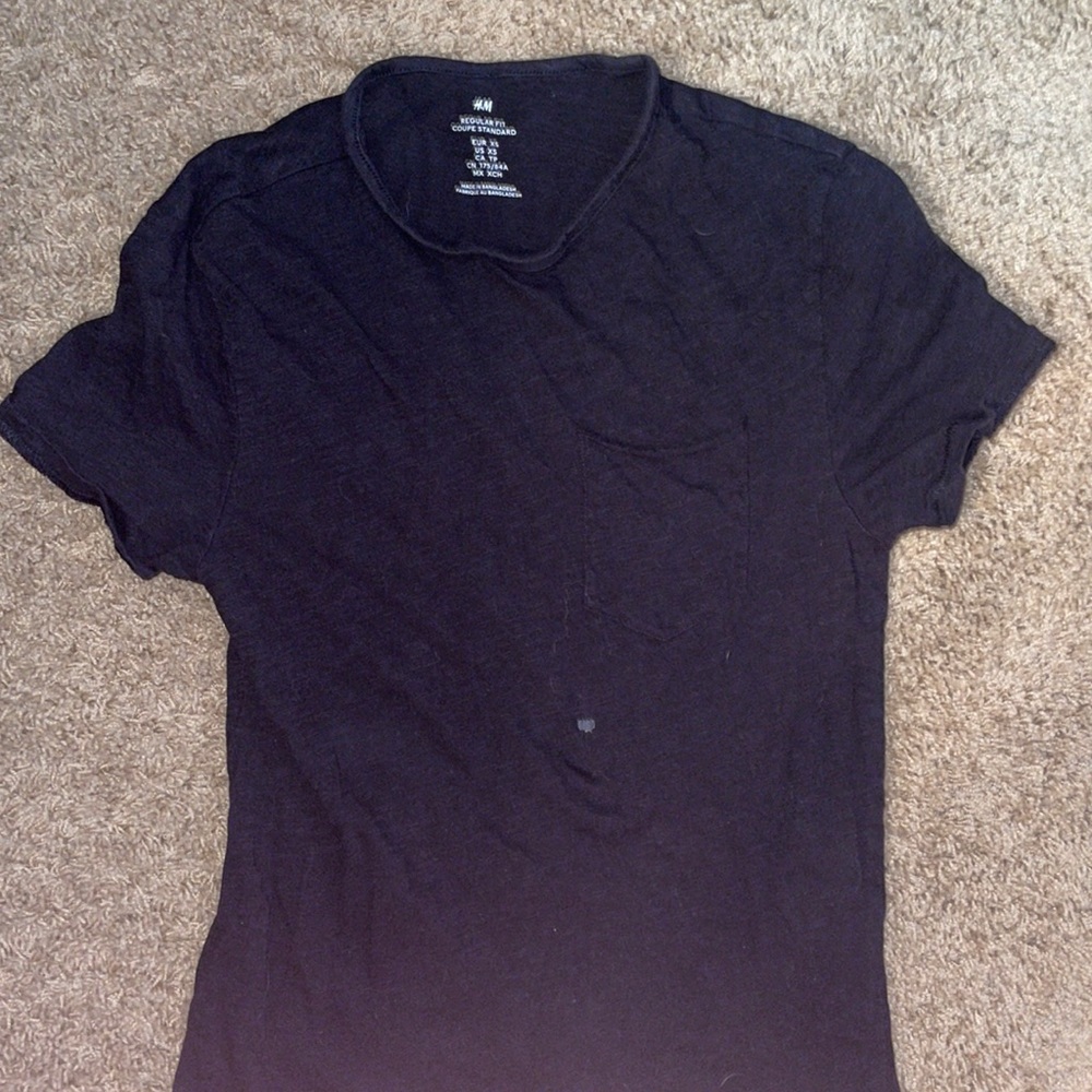 Men’s H&M size extra small black T-shirt with pocket on front